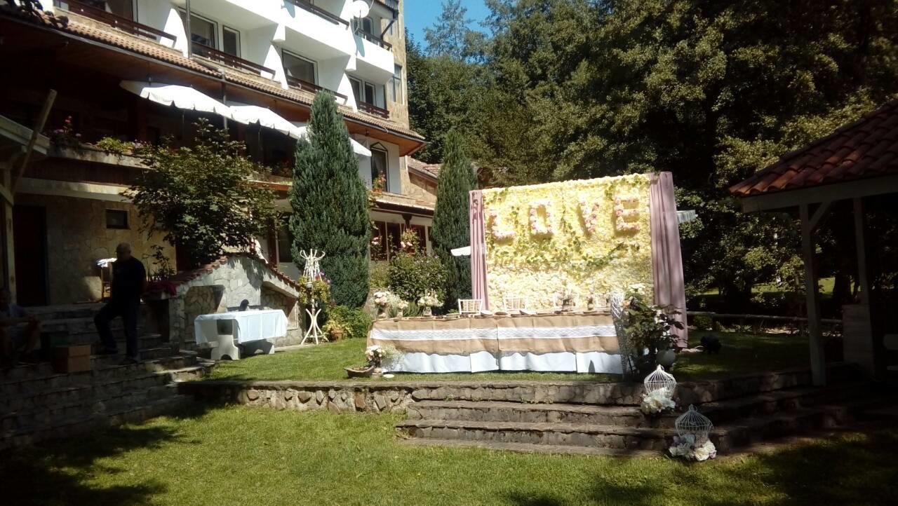 Hotel Paradise Place Kalofer Exterior photo